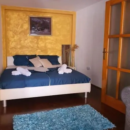 Διαμέρισμα Apartman Lilia Ρόβινι